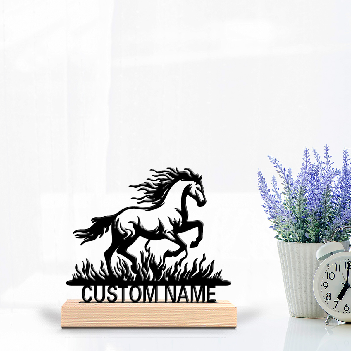 Art Craft Horse - 1個入り シンプルな馬のカスタムテキスト入りブリキ像 金属製オーナメントアートクラフト 木製ベース付き ホームデコレーション用金属製オーナメント